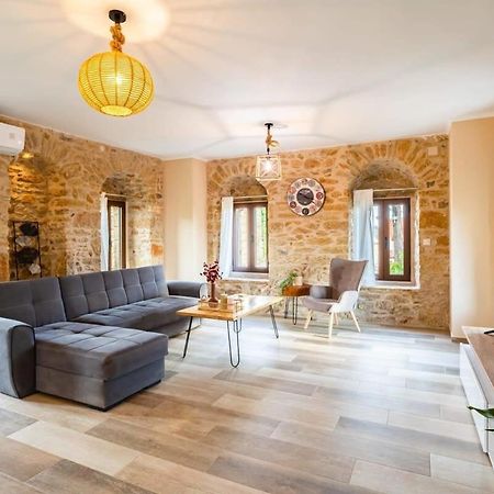 Mantineia Stone Villa-An Ethereal Getaway Megali Mantineia المظهر الخارجي الصورة
