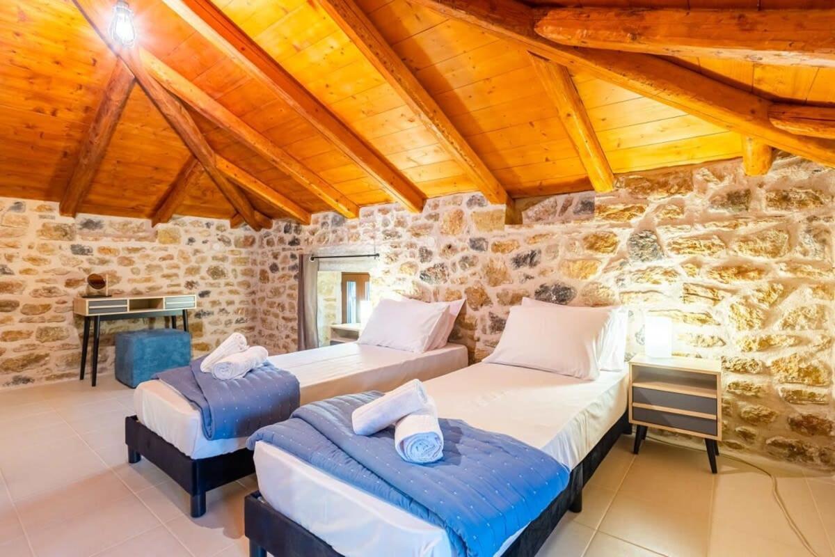 Mantineia Stone Villa-An Ethereal Getaway Megali Mantineia المظهر الخارجي الصورة