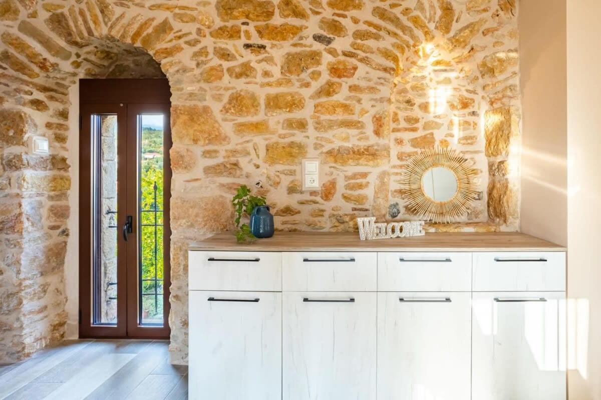 Mantineia Stone Villa-An Ethereal Getaway Megali Mantineia المظهر الخارجي الصورة