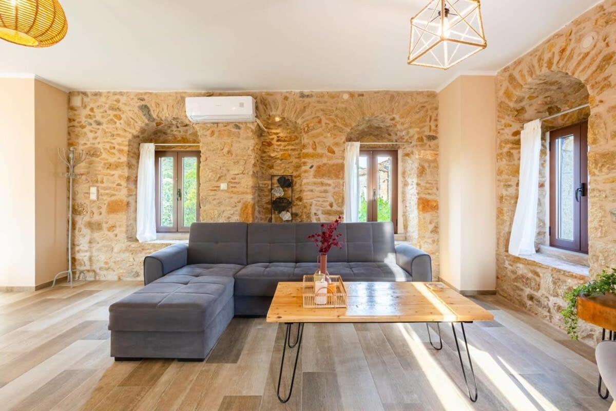 Mantineia Stone Villa-An Ethereal Getaway Megali Mantineia المظهر الخارجي الصورة